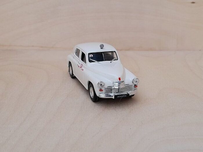 ГАЗ М 20 Победа Медпомощь 1/43 — изображение 4