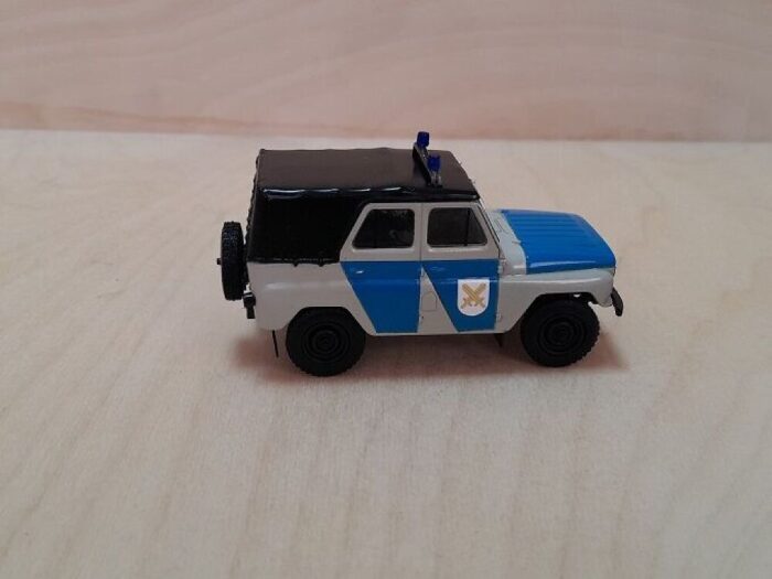 UAZ 469 92a SOR  1/43 - Image 2