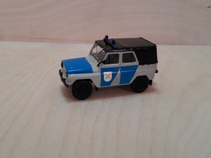 UAZ 469 92a SOR  1/43 - Image 4