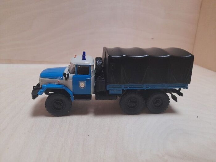 EESTI POLITSEI ZIL 131 92a SOR 1/43 - Image 2