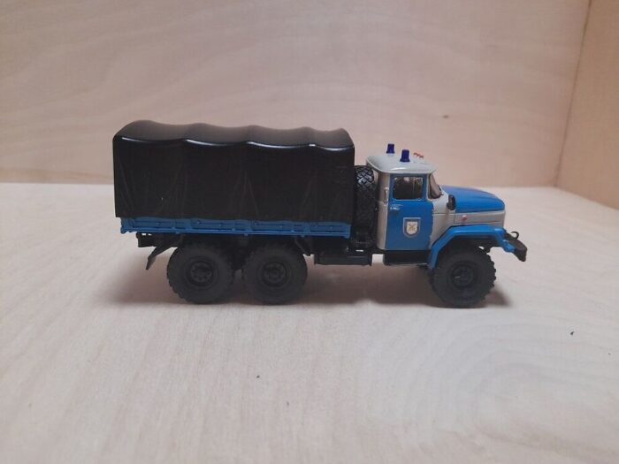 EESTI POLITSEI ZIL 131 92a SOR 1/43 - Image 4