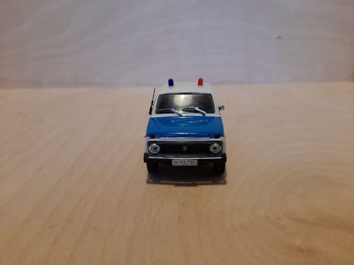 Niva VAZ 2121 Estonian Police 1/43 - Image 2