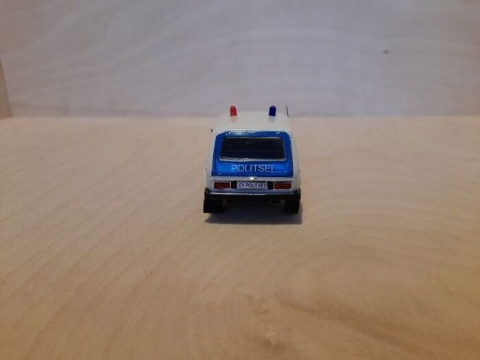 Niva VAZ 2121 Estonian Police 1/43 - Image 3