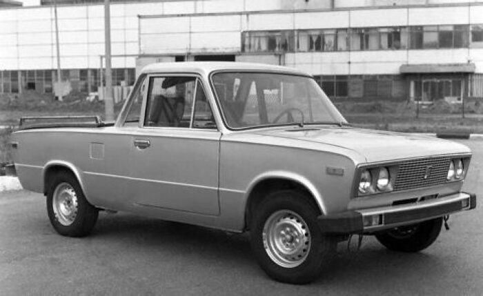ЛАДА ВАЗ 2106 Турист 1976 1/43 — изображение 2