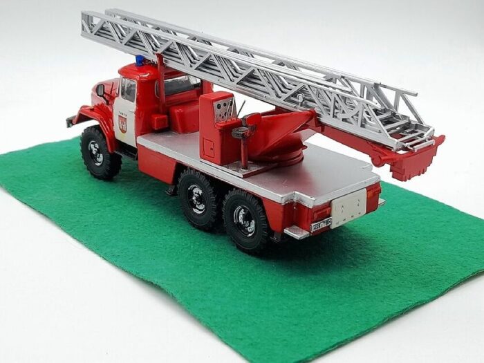 ZIL-131AL-30 PM-506 Endine Tartu 4-1 (455TBH) 1/43 - Image 3