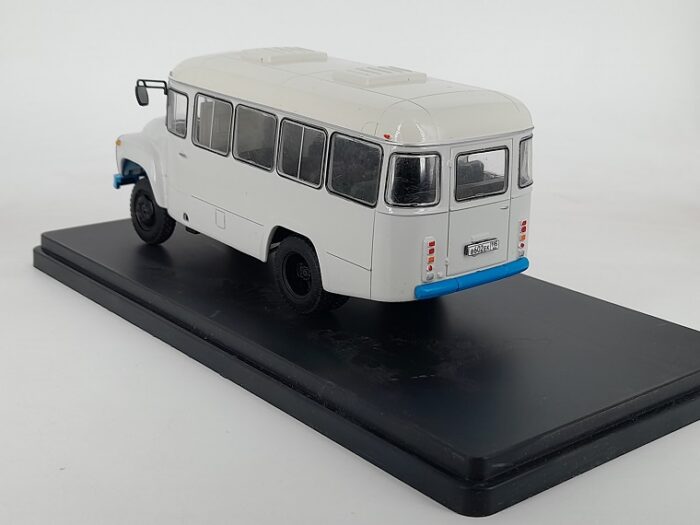 SARZ-685 / ZIL 130 baasil 1/43 - Image 2