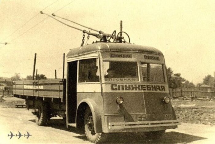 Kaubaveo trollibuss YaTB  1/43 - Image 4