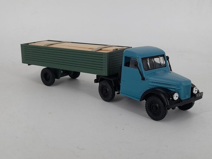 Semi-trailer truck based on the GAZ 69 1/43 - Image 4