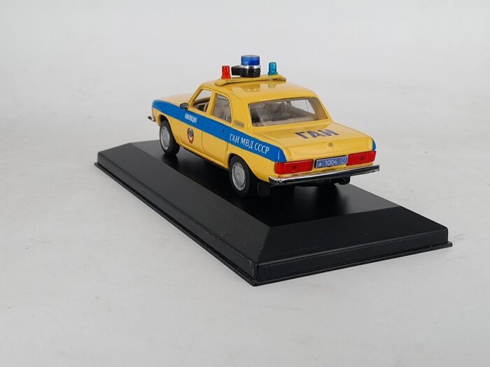 VOLGA GAZ 3102 Police 1/43 - Image 2