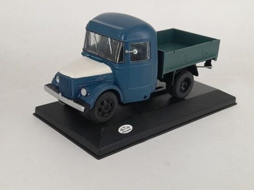PAZ-651 Veoauto kastiga 1/43