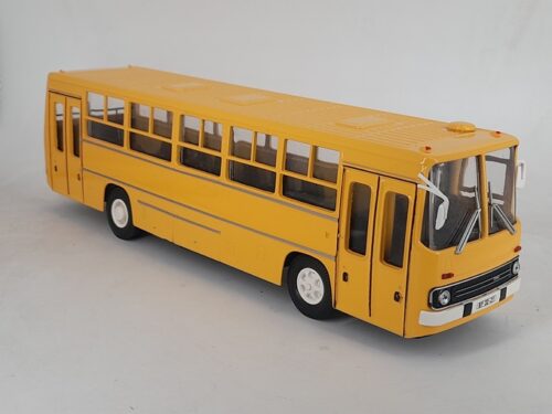 IKARUS 260 1/43 kaheuksega