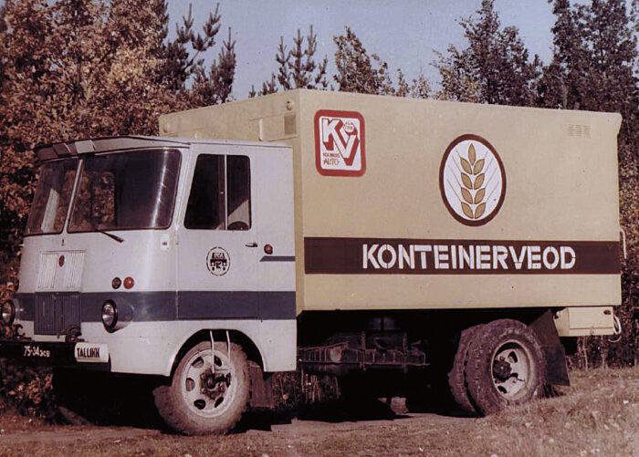 Furgoonauto TA-943/943E  furgoonkastiga A-38 1/43