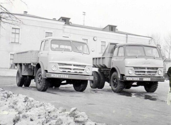 MAZ -503 porte 1958  1/43 - Image 5