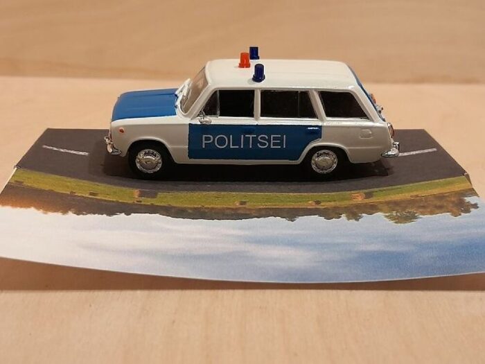 Estonian Police Lada Vaz 2102 1/43 - Image 4