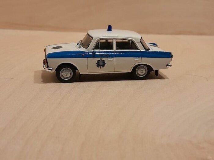 Border guard car Moskvich IZ 412 1/43 - Image 3