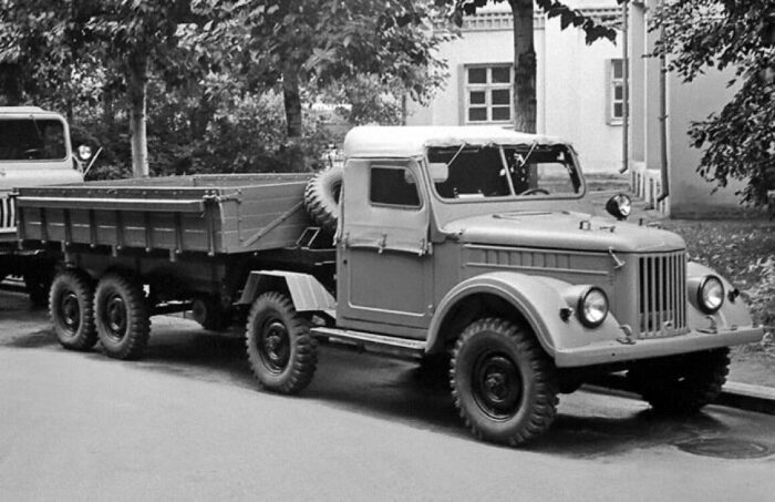 Veoauto. UAZ 456 1/43 - Image 6