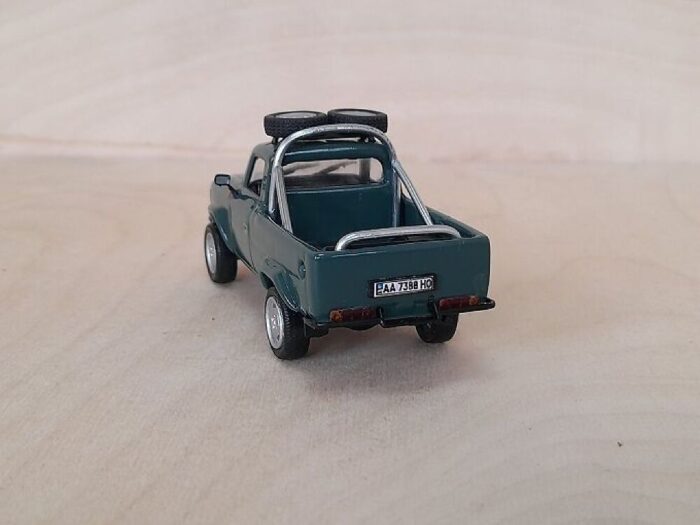 Moskvich IZ-2715 BIZON 1998 1/43 - Image 2
