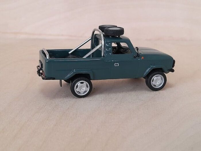 Moskvich IZ-2715 BIZON 1998 1/43 - Image 3