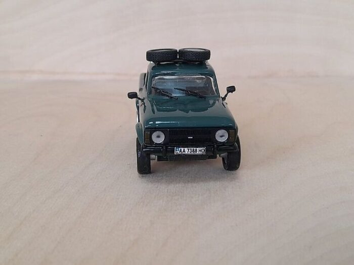 Moskvich IZ-2715 BIZON 1998 1/43 - Image 4
