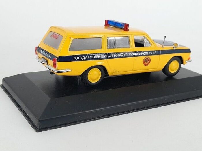 Volga Gaz 24 02 Police 1/43 - Image 4
