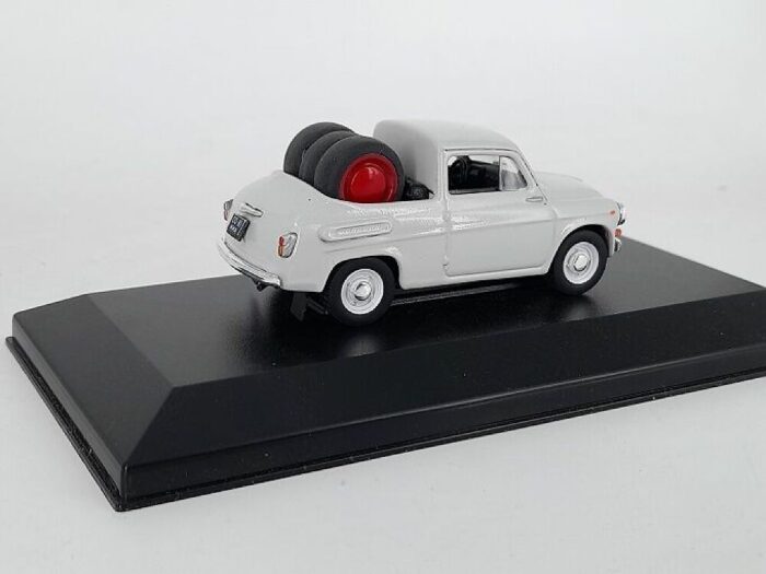 ZAZ 965 PIKAP  1/43 - Image 3