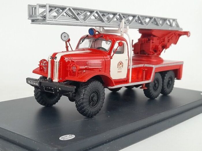 Former Tartu Fire Department ladder ZIL 157 1/43