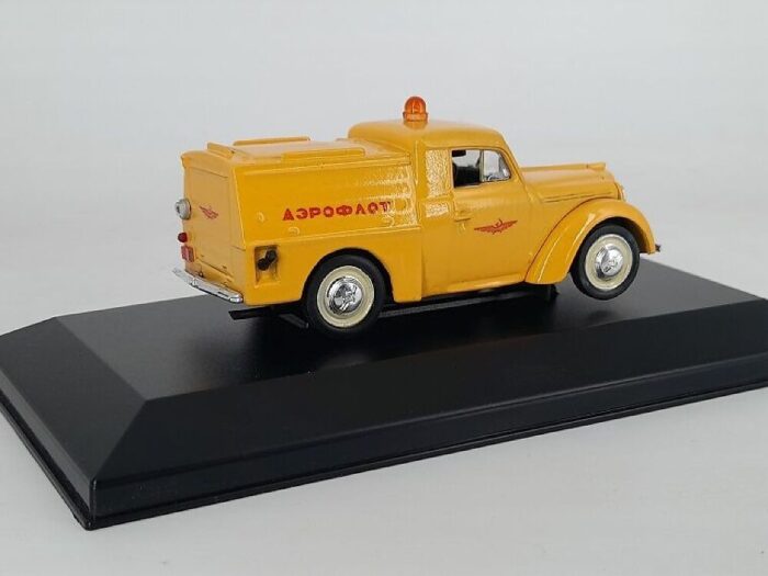 Moskvich-400 APA-7  1/43 - Image 3