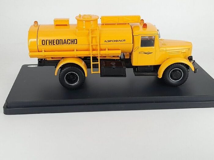 Бензовоз АЦ-8,5 КРАЗ 255Б Аэрофлот 1/43 — изображение 3