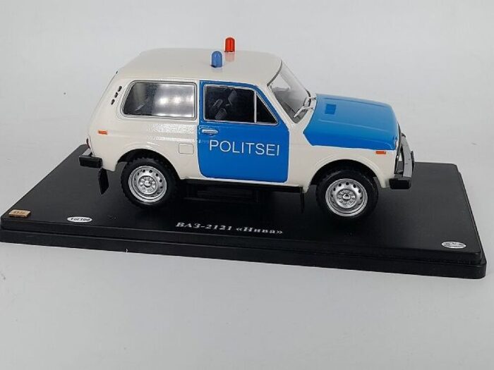 Niva VAZ 2121 Estonian Police 1/24 - Image 4