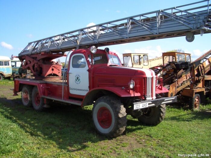 Former Tartu Fire Department ladder ZIL 157 1/43 - Image 6