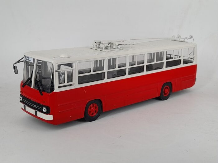 Ikarus 260T  1/43 - Image 3