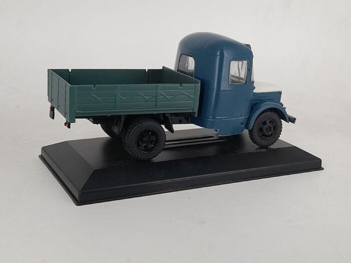 ПАЗ 651 Грузовой 1/43 — изображение 2