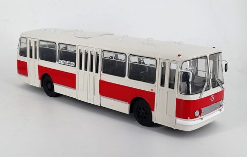 Linnaliinibuss LAZ-699B prototüüp (nr 56-E).