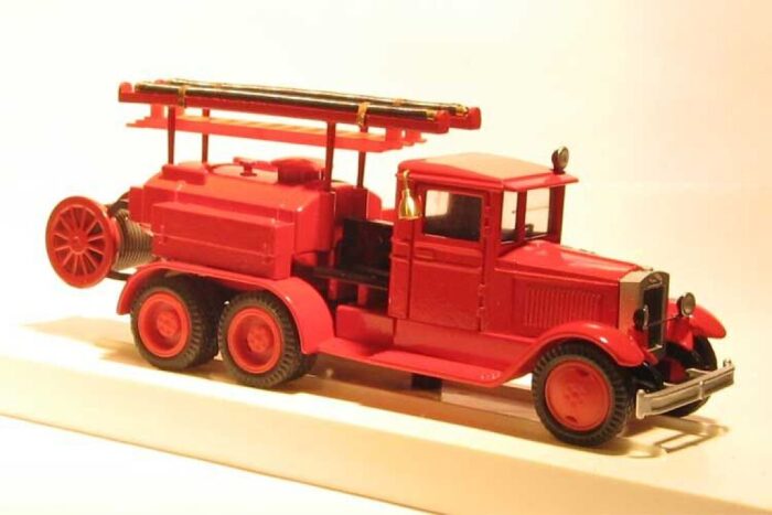 ЛОМО-АВМ 1/43 ЗИС-6 Трехосная рама — изображение 3