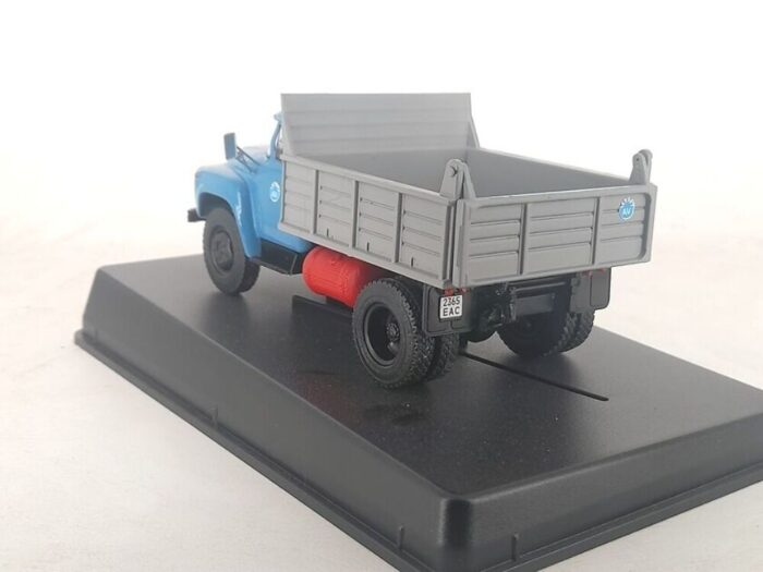 ZIL 130 kallur bensiin-gaas Tartu Autoveod 1/43 - Image 2