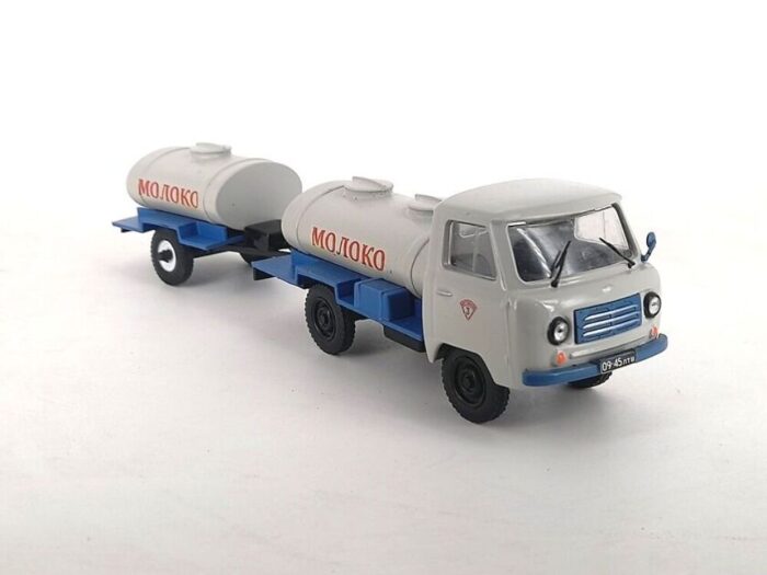 UAZ 450 Milk truck 1/43 - Image 3