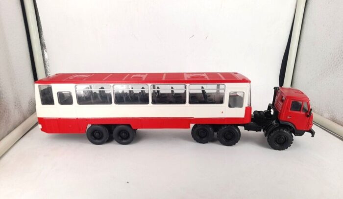Kamaz + Ikarus Public Transport in Cuba 1/43 - Image 4